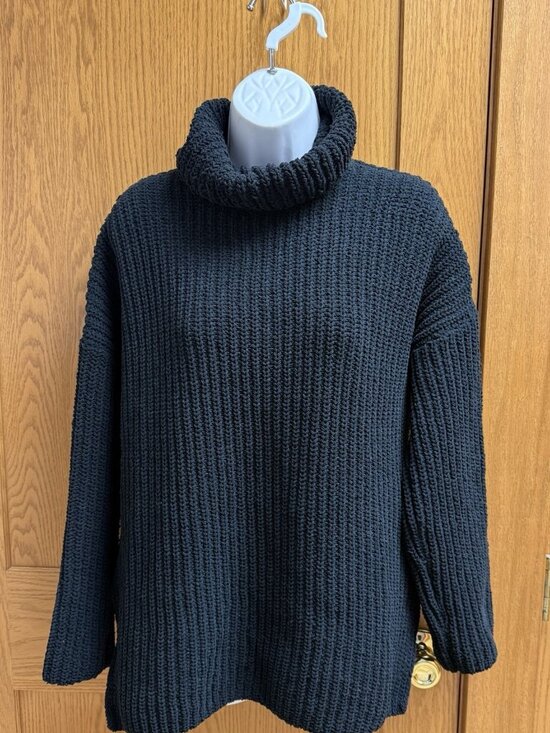 Women's A&F Abercrombie & Fitch Navy Blue Chunky Knit Turtleneck Sweater - Small - Picture 1 of 4